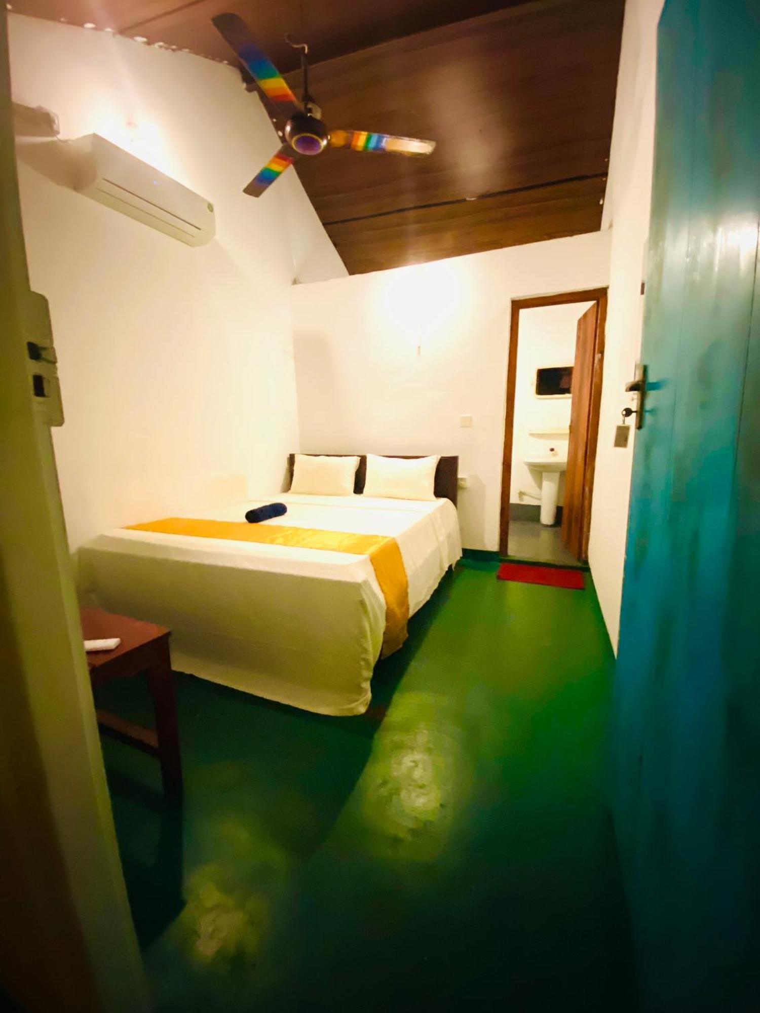 Marina Way Hotel Arugam Bay Dış mekan fotoğraf